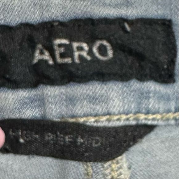 Aero Seriously Stretchy High-Rise Curvy Denim Midi Shorts - Picture 4 of 7